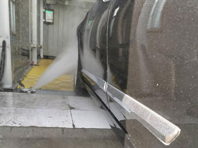 Undercarriage wash system